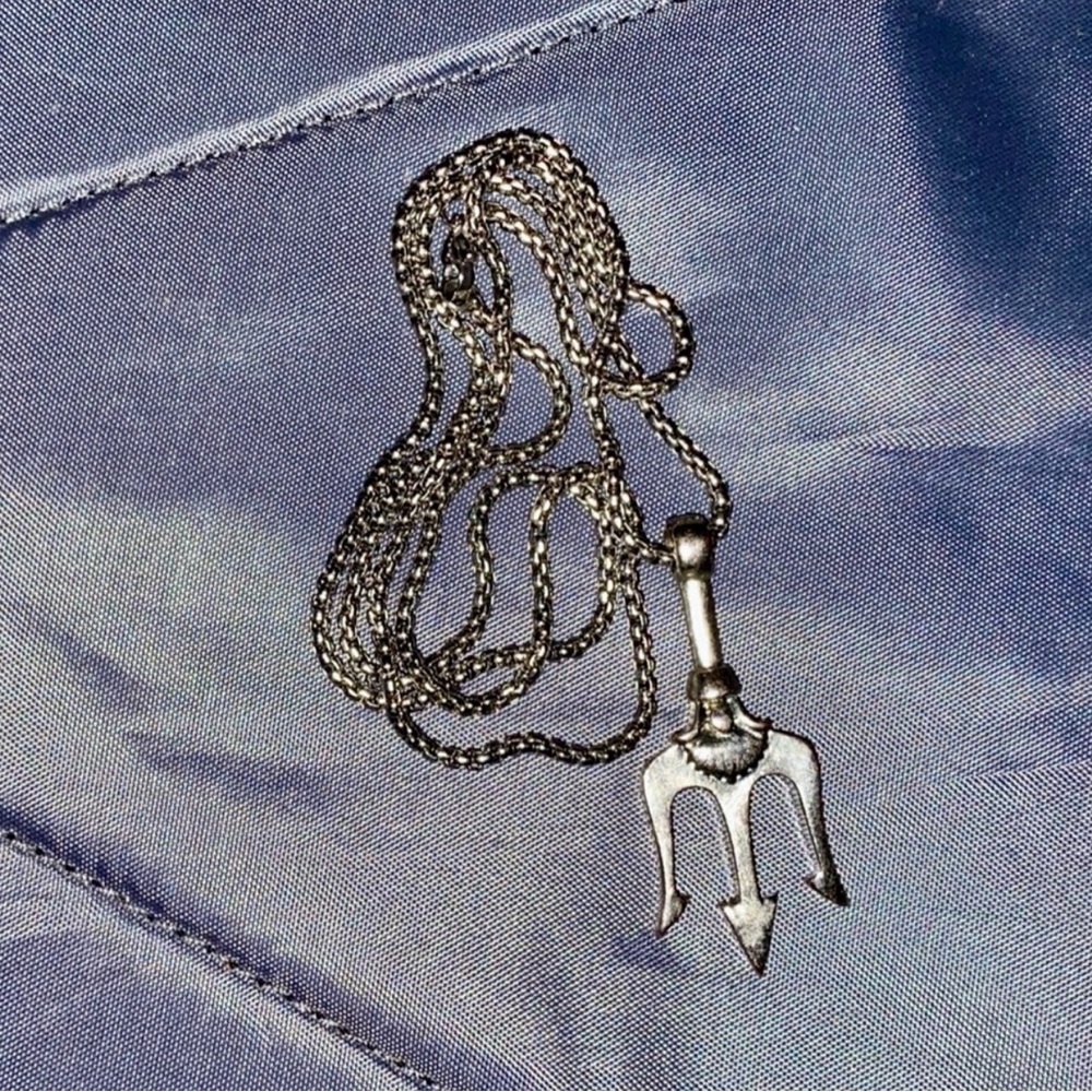 3 NECKLACES: Egyptian eyes / Atlantean Trident